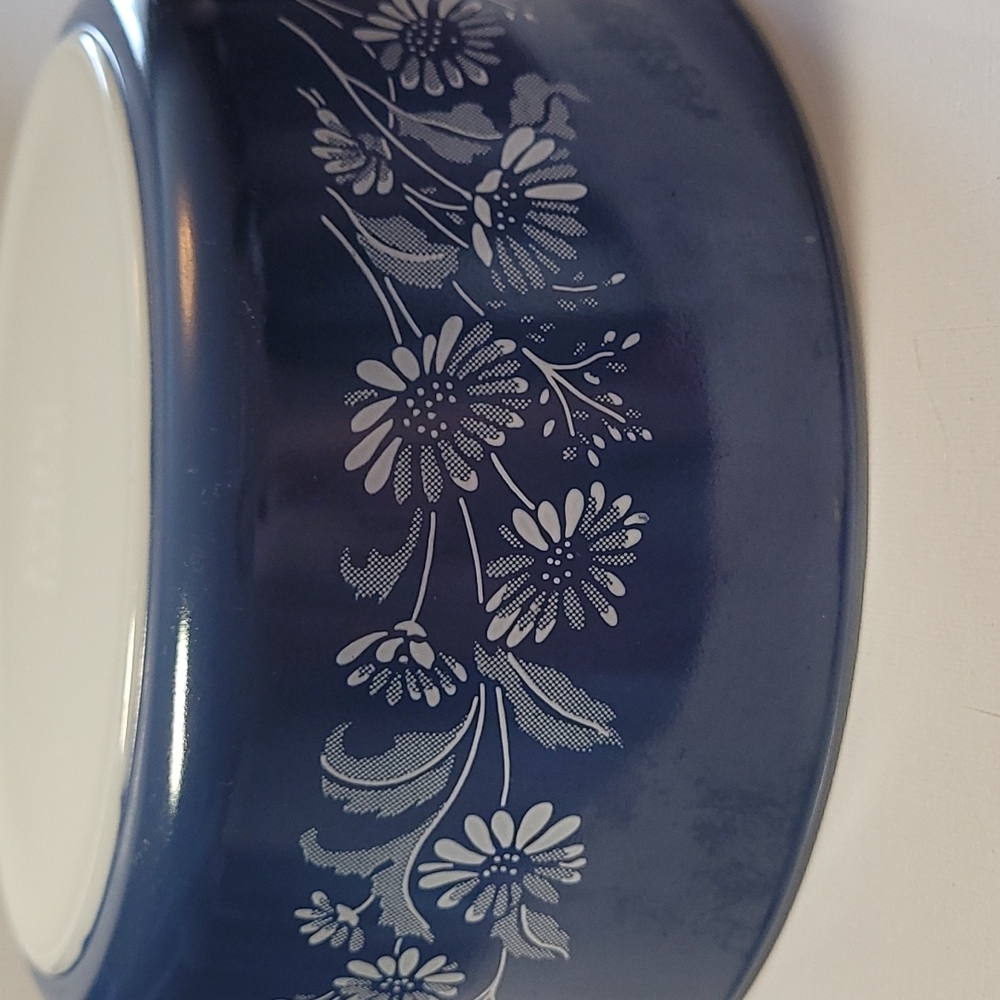 Vintage Pyrex Colonial Mist Casserole dish 475-b 2.5Qt